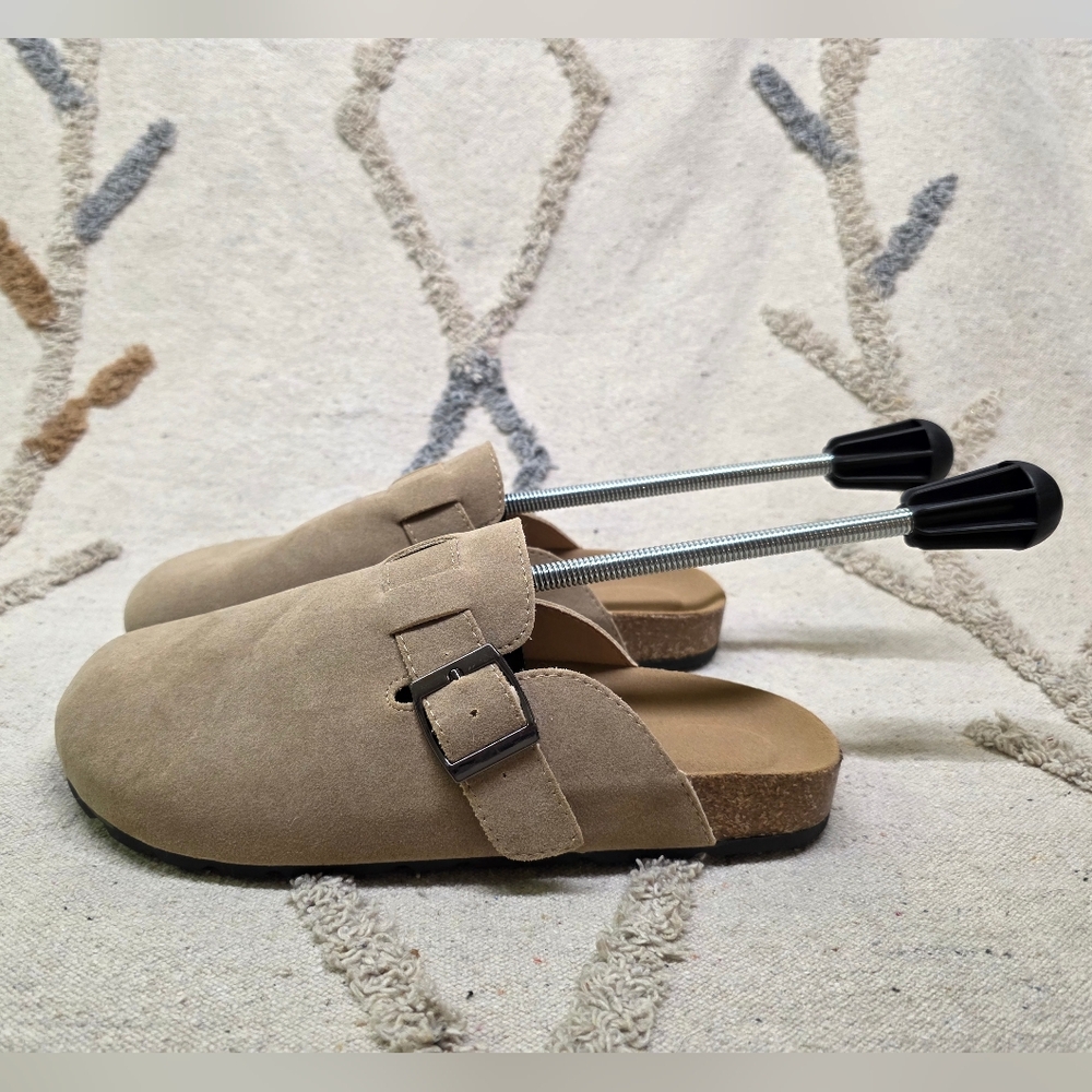 NWOT Amazon Buff/Beige Suede CLOGS * SEE DESCRIPTION - Picture 2 of 8